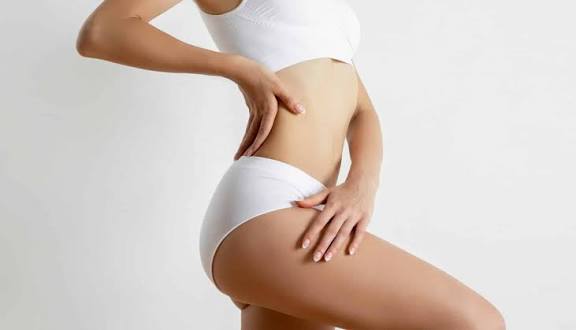 Abdominoplastie et liposuccion des hanches